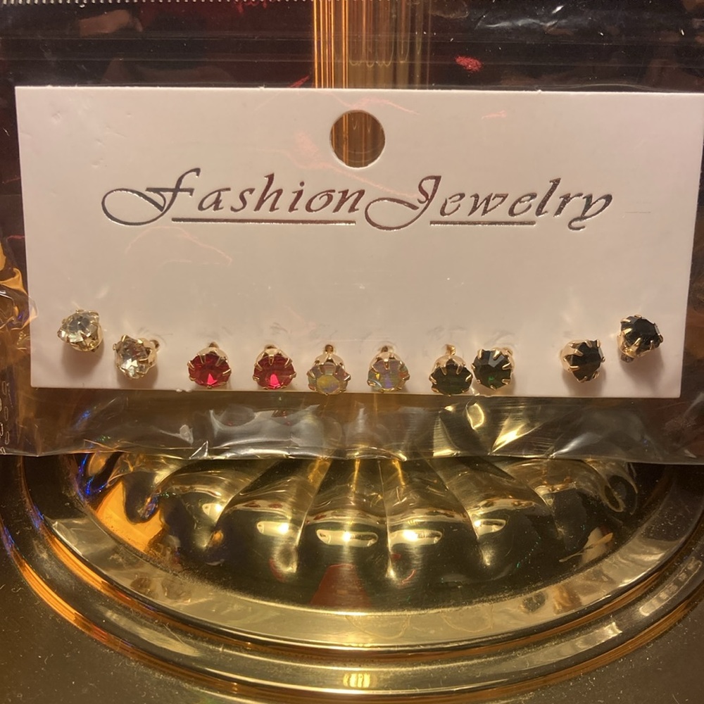 Fashion Jewelry Gem Stone Studs NWT